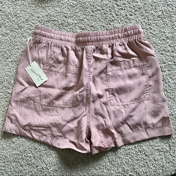 NWT Universal Thread High-Rise Pull On Short Size Medium - Picture 3 of 5